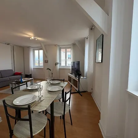 Paisible Hyper Centre Βισύ