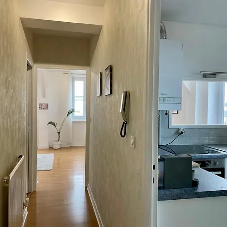 Paisible Hyper Centre アパート